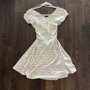 En Crème Floral Skater Dress Size Small